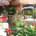 奥博尔戈奥克斯博尔特斯德坎克斯酒店 酒店 Saint-Cyprien-sur-Dourdou