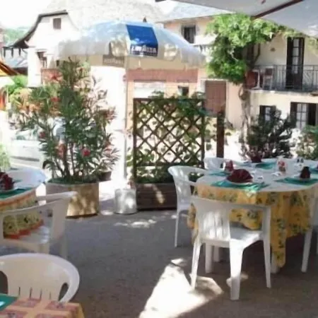 Hotell Aux Portes De Conques 2*