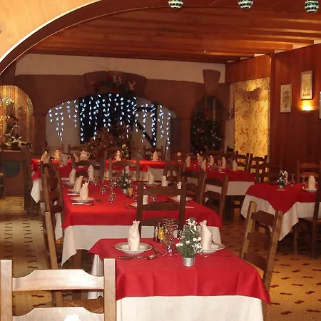 Hotel Aux Portes De Conques 2*