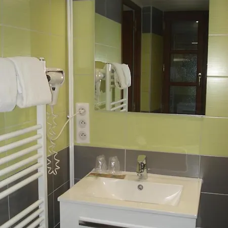 Aux Portes De Conques Hotel 2*