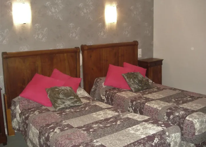 Aux Portes De Conques Отель Saint-Cyprien-sur-Dourdou