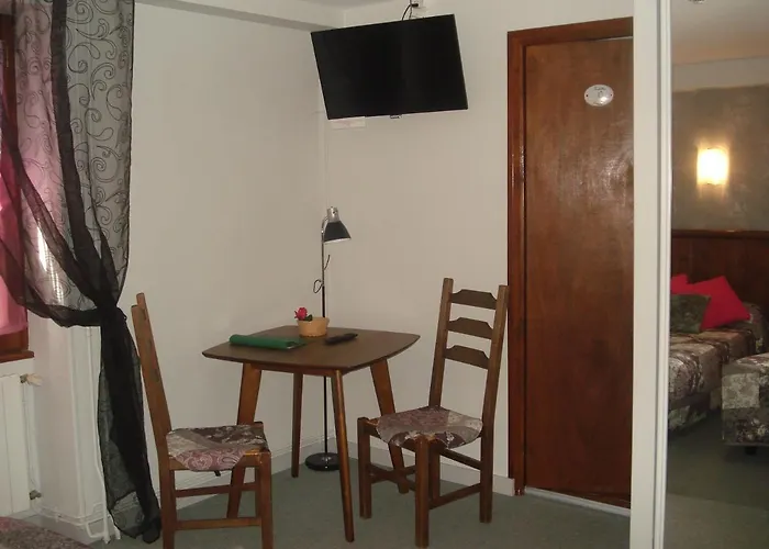 Aux Portes De Conques Отель